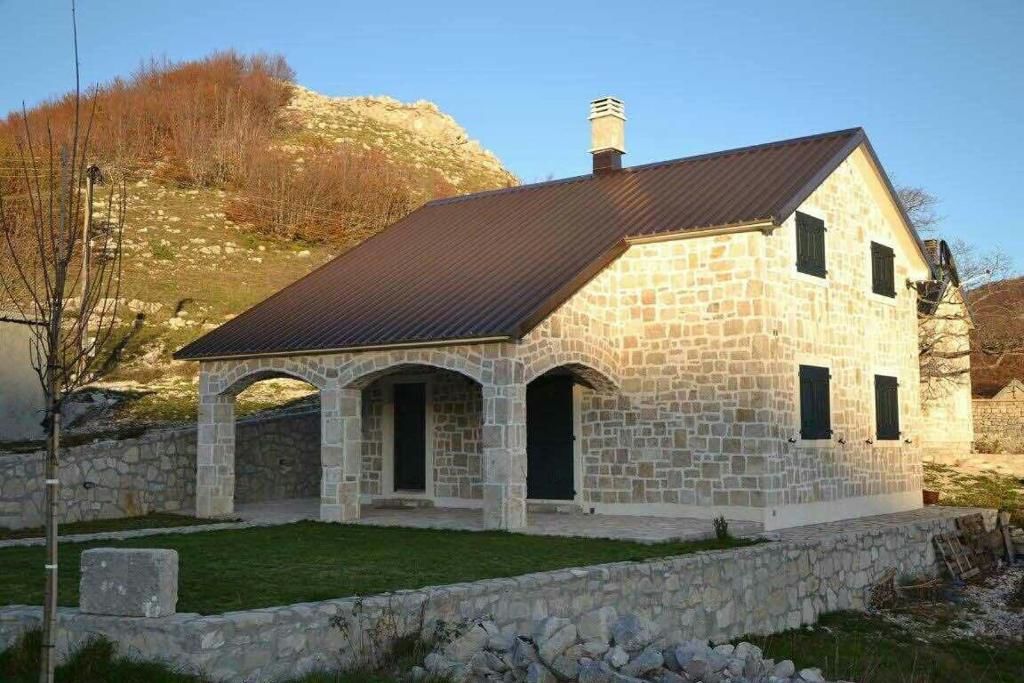 Дома для отпуска Holiday home Windrose Цетине