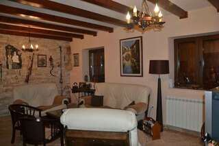 Дома для отпуска Holiday home Windrose Цетине Дом с 3 спальнями-3